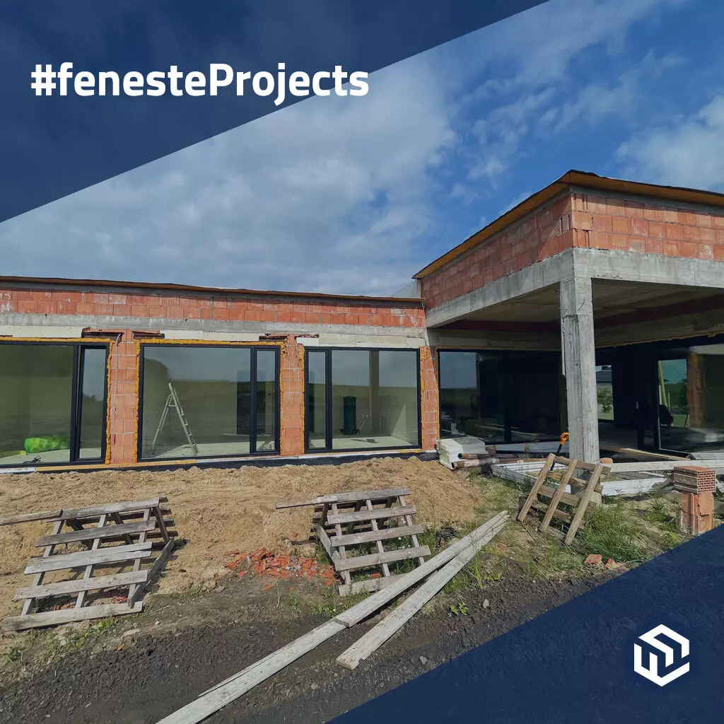 Une belle maison unifamiliale avec vue sur la forêt des-produits fenetres-en-bois    